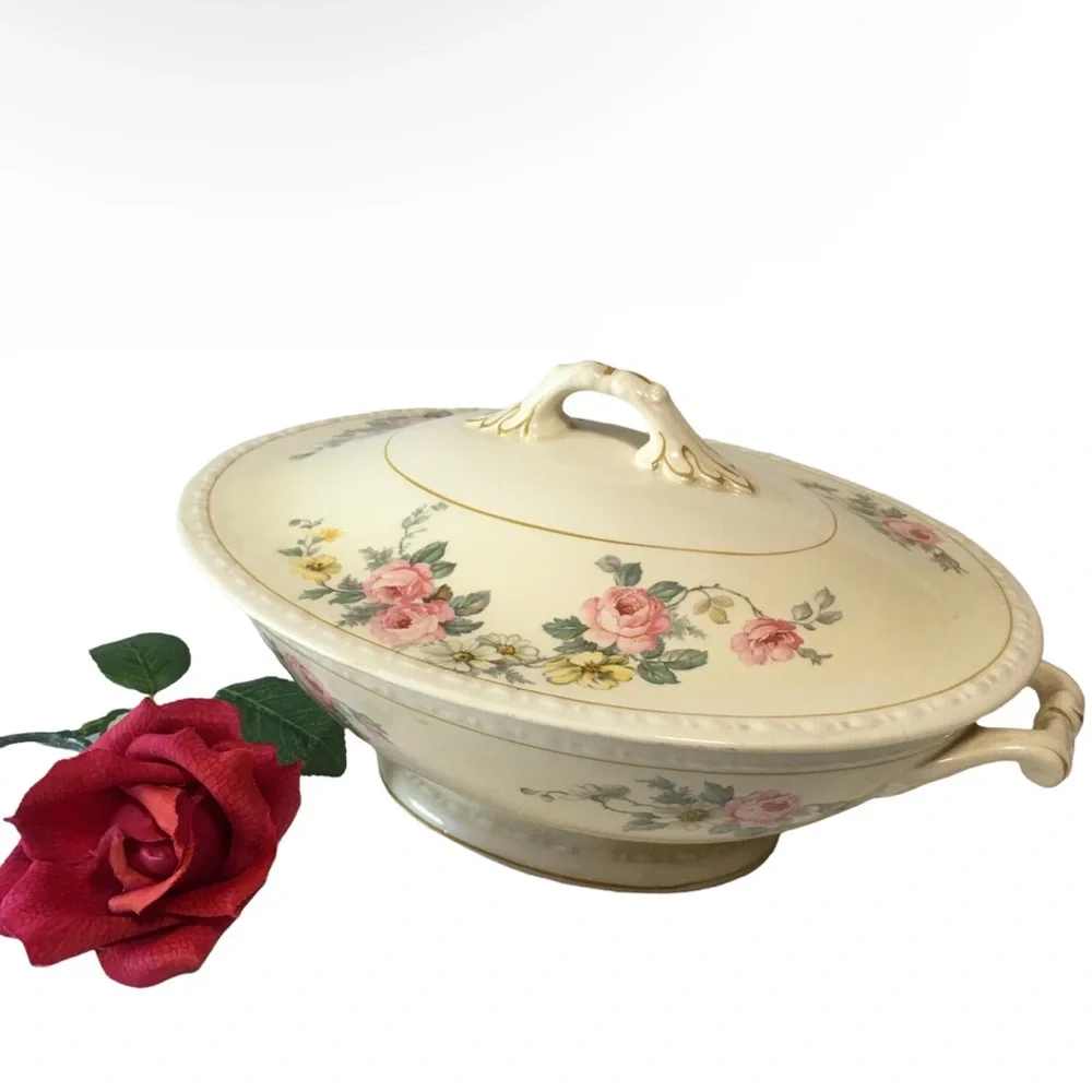 VTG 1944 Homer Laughlin Heather Rose Eggshell Georgian Covered Serving Dish